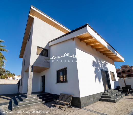 Se vende bonito chalet en Alfaz - ALICANTE