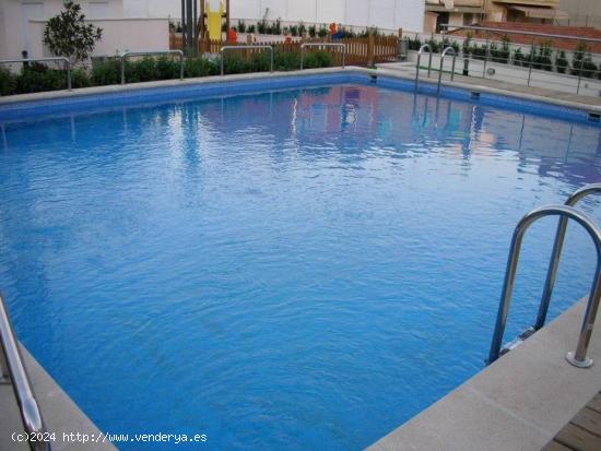  PISO EN VENTA CON PARQUING Y PISCINA COMUNITARIA - BARCELONA 