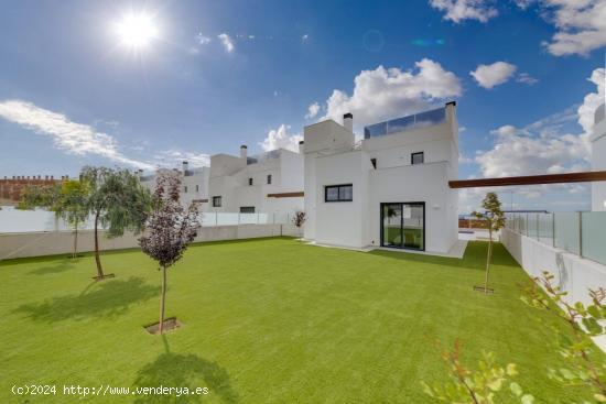 Chalets Unifamiliares en urbanización Dorado Country Club - ALICANTE