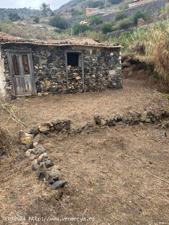 Terreno de asentamiento rural con casa a reformar - SANTA CRUZ DE TENERIFE