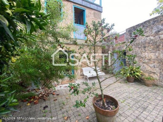 En una pequeña aldea de 4 casas a 12 minutos de Santiago de Compostela nos encontramos este refugio