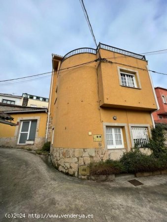 Casa de 3 dormitorios ubicada en Lestrobe, municipio de Dodro (A Coruña).