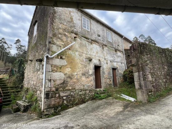 CASA A REFORMAR EN EL LUGAR DE LOXO ARRIBA, BOIRO (A CORUÑA)