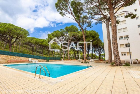 Precioso apartamento reformado con vistas panorámicas al mar en la costa Brava