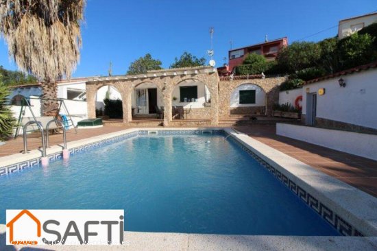 CASA DE UNA PLANTA CON PISCINA VISTAS AL MAR