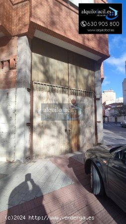  SE VENDE LOCAL/ PLAZA DEL PELIBAYO/110 METROS/190000€ 