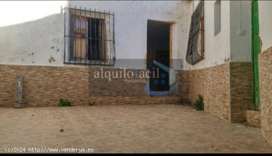 SE VENDE CASA RURAL/HIGUERUELA/3 DIRMITORIOS/ PATIO 20 METROS/48000€