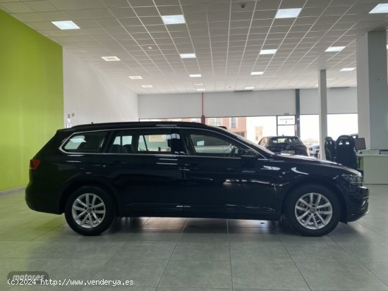 Volkswagen Passat Variant Connect 2.0 TDI 90kW (122CV) DSG de 2022 con 24.000 Km por 34.300 EUR. en 