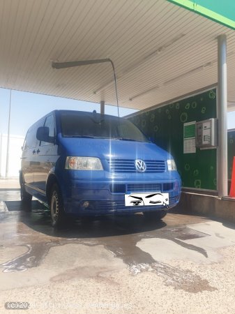 Volkswagen Transporter 7HC/AXENXO de 2005 con 229.000 Km por 12.000 EUR. en Madrid