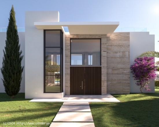 Lujosa villa de estilo moderno situada entre Marbella y Estepona - MALAGA