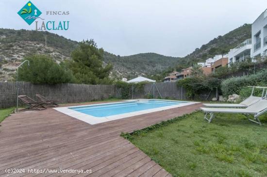  Venta. Moderno chalet con piscina y vistas al mar en Sitges - BARCELONA 