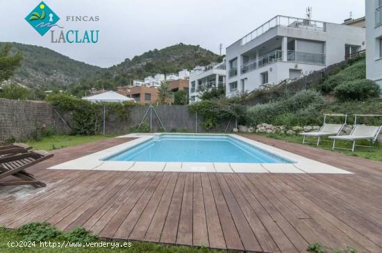 Venta. Moderno chalet con piscina y vistas al mar en Sitges - BARCELONA