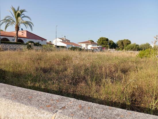 Solar Urbano en Cubelles con Vistas al Mar | ¡Tu Oportunidad en la Costa! - BARCELONA