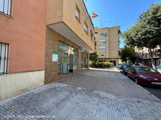  LOCAL COMERCIAL EN ALQUILER EN SAN ROQUE - BADAJOZ 