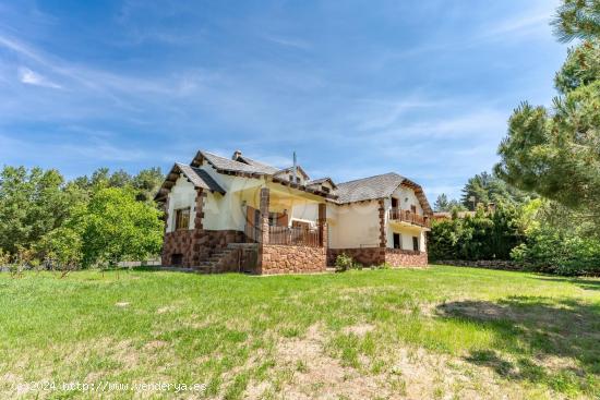 ESPECTACULAR CHALET DE 8 HABITACIONES CON TERRENO Y JARDIN EN PRADES - TARRAGONA