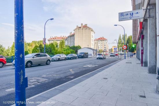 LOCAL COMERCIAL RODEADO DE SERVICIOS EN VILABOA - A CORUÑA