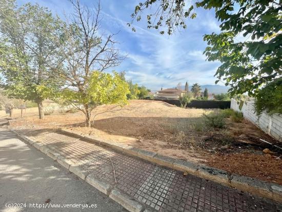 TERRENO EN LA URBANIZACIÓN SAN JAVIER - GRANADA