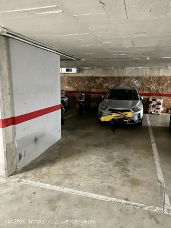 PARKING PARA COCHE GRANDE  EN LA ZONA DE CAN RULL - BARCELONA