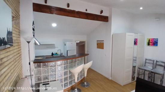 PISO ATICO DE 47 M2 CON TERRAZA  DE AQLUILER 750€ 1 HABITACION VALENCIA CAPITAL - VALENCIA