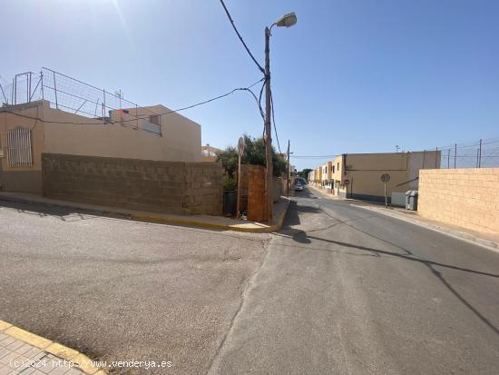 Solar en Loma de La Mezquita (El Ejido). - ALMERIA