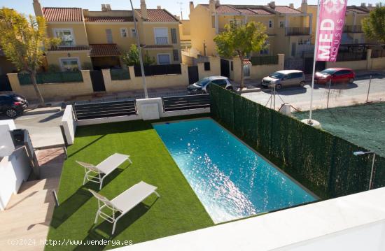 ¿Quieres vivir en una villa de lujo cerca del mar? - ALICANTE