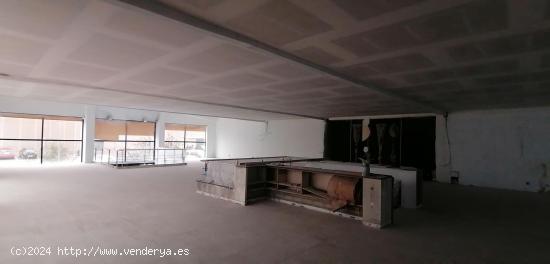 Nave comercial para estrenar, ideal para oficinas/ tiendas - BARCELONA