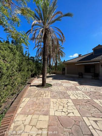 Excelente Chalet en la urbanización  Haygon  (San Vicente del Raspeig) - ALICANTE