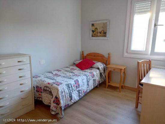 Alquiler de habitaciones en piso de 5 dormitorios en Vigo - PONTEVEDRA