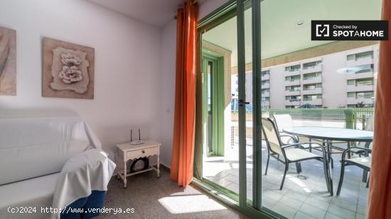 Apartamento de 2 dormitorios con aire acondicionado y terraza en alquiler en Alboraya, cerca de la p