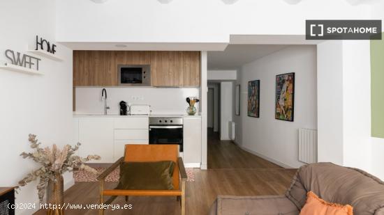 Apartamento entero de 2 dormitorios en Barcelona. - BARCELONA