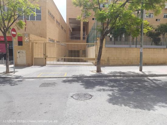 ALQUILER de plaza de garaje y trastero en Villa Teresa de San Gabriel - Alicante - ALICANTE