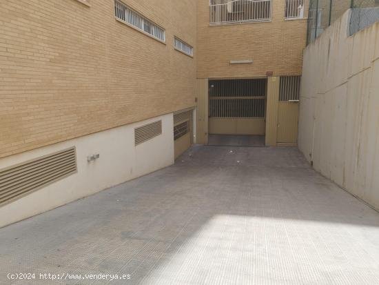 ALQUILER de plaza de garaje y trastero en Villa Teresa de San Gabriel - Alicante - ALICANTE