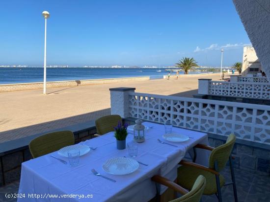 IMPRESIONANTE VIVIENDA EN PRIMERISIMA LINEA DE PLAYA - MURCIA