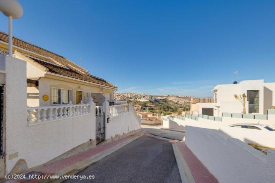  Venta casa adosada en La Marquesa Golf - ALICANTE 