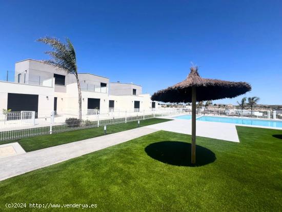 ADOSADOS DE OBRA NUEVA EN ALTAONA GOLF RESORT, MURCIA - MURCIA