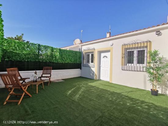 Casa completamente reformada con agradable y bonito patio - ALICANTE