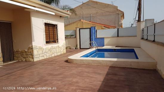 CHALET CON PISCINA EN SAN PEDRO DEL PINATAR - MURCIA