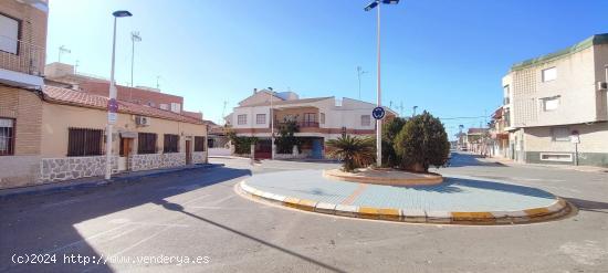 CASA EN PLANTA BAJA  150 METROS Y ESQUINA , EN LO PAGAN - MURCIA