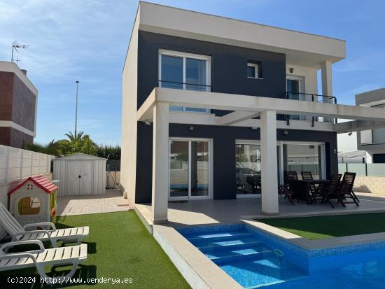 Villa Singular en Venta en Gran Alacant - ALICANTE