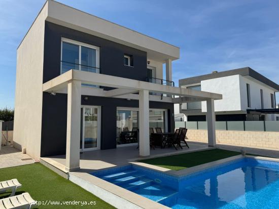 Villa Singular en Venta en Gran Alacant - ALICANTE