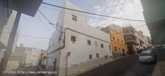 CASA TERRERA DE DOS PLANTAS EN LA MONTAÑA DE GÁLDAR