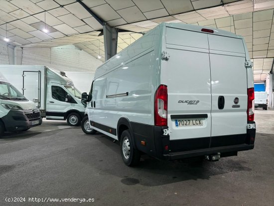 Fiat Ducato MAXI DOBLE PUERTA LATERAL L4 H2 2.3 140CV - Lugo