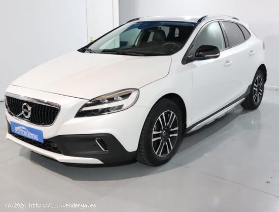 VOLVO V40 Cross Country en venta en AlcalÃ¡ de GuadaÃ­ra (Sevilla) - AlcalÃ¡ de GuadaÃ­ra