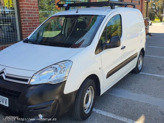 Citroen Berlingo Talla M BlueHDi 75CV de 2017 con 105.000 Km por 7.433 EUR. en Girona