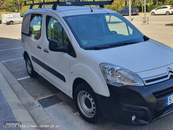 Citroen Berlingo Talla M BlueHDi 75CV de 2017 con 105.000 Km por 7.433 EUR. en Girona