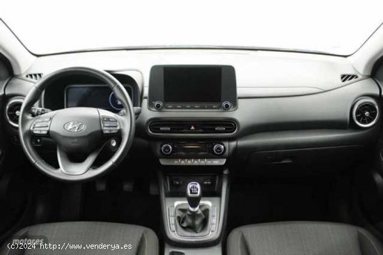 Hyundai Kona 1.0 TGDI Maxx 4x2 de 2023 con 8.365 Km por 21.000 EUR. en Barcelona