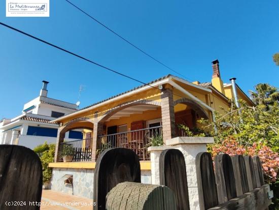 fantástica casa en urbanización a 8 min de Vilanova y Cubelles 😍 - BARCELONA