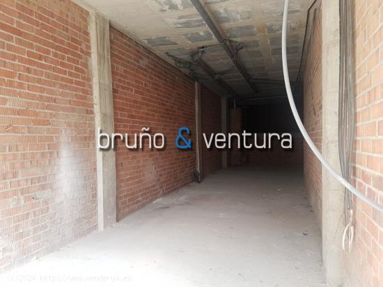 EN VENTA LOCAL COMERCIAL DIÁFANO EN EL VENDRELL - TARRAGONA