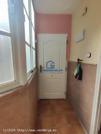  VIVIENDA AMPLIA EN PLENO CENTRO DE CADIZ - CADIZ 