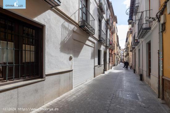 Dos plazas de garaje en zona Carrera de la Virgen - GRANADA